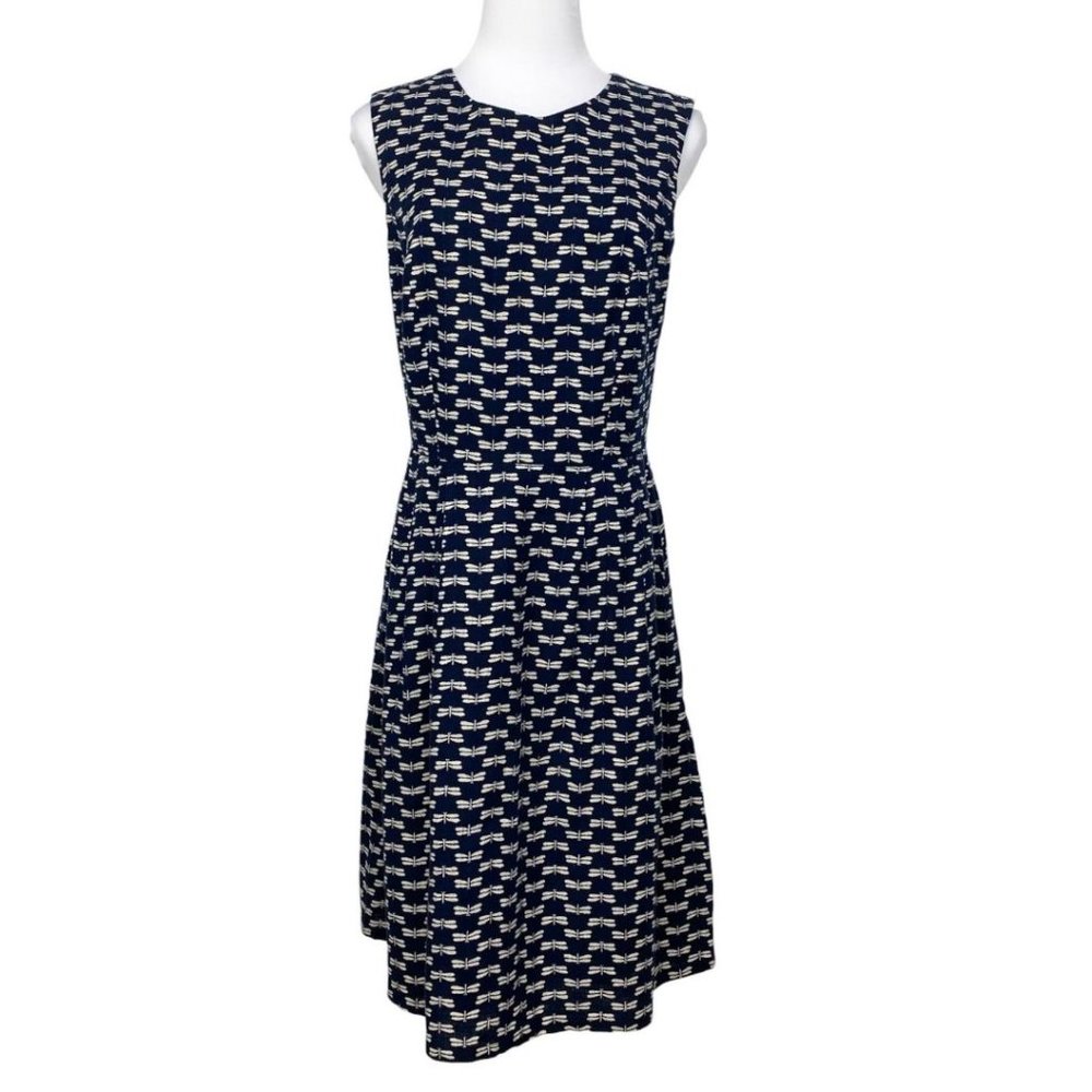 Chic Dragonfly Patterned Navy and White Dress

Brand: Birds of North America